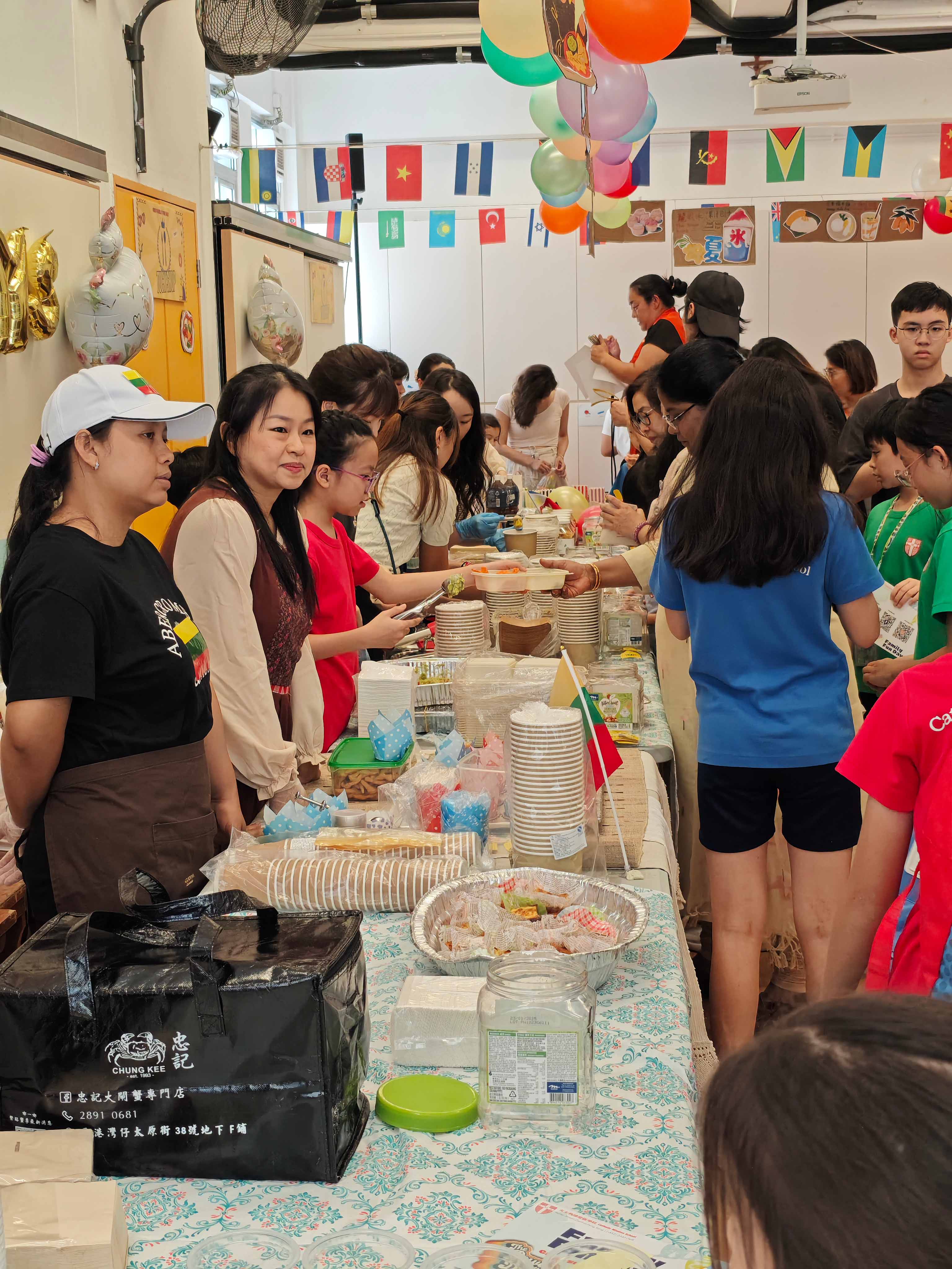 Tuck shop 02